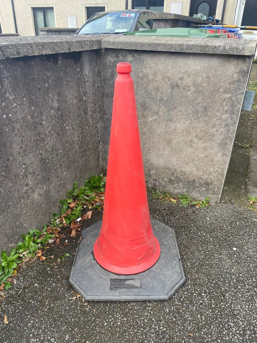 Traffic cone - Image 3