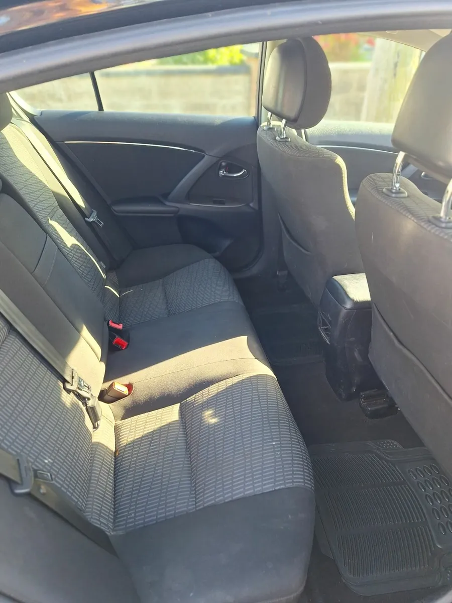 Toyota Avensis 2011 - Image 3