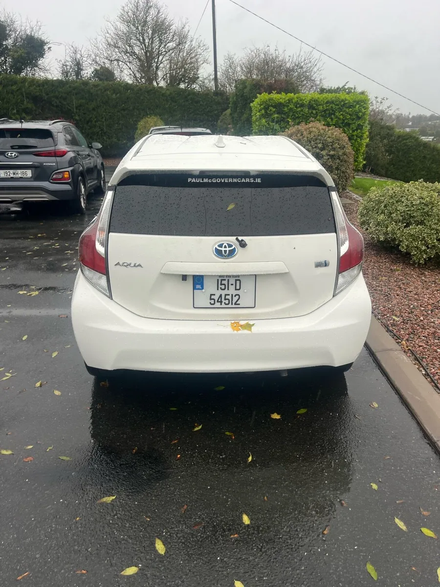 2015 Toyota Aqua - Image 2