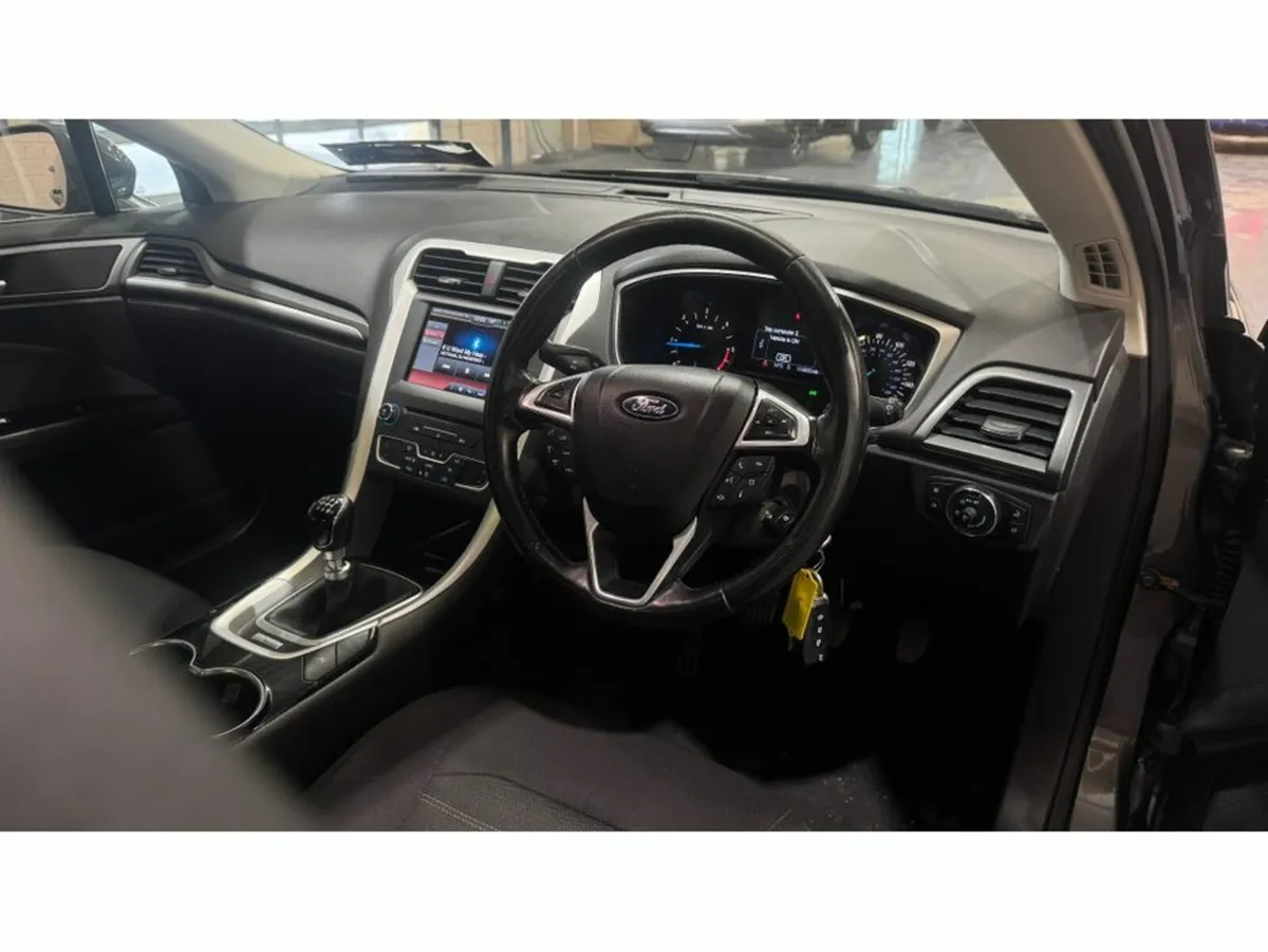 Ford Mondeo 1.5 TDCI ZETEC ECONETIC 120PS 5DR - Image 2