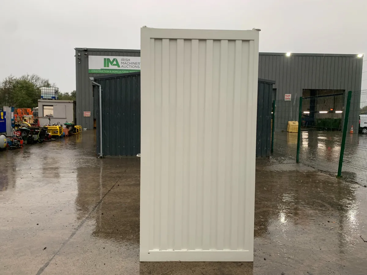 BID ONLINE NOW - NEW/UNUSED TOILET UNITS FOR AUCT - Image 2