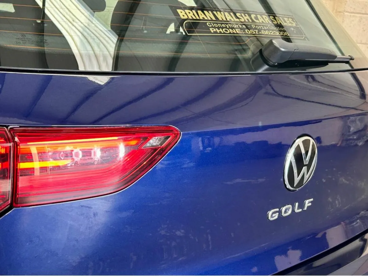 Volkswagen Golf STYLE 2.0 TDI 115HP 5DR - Image 4