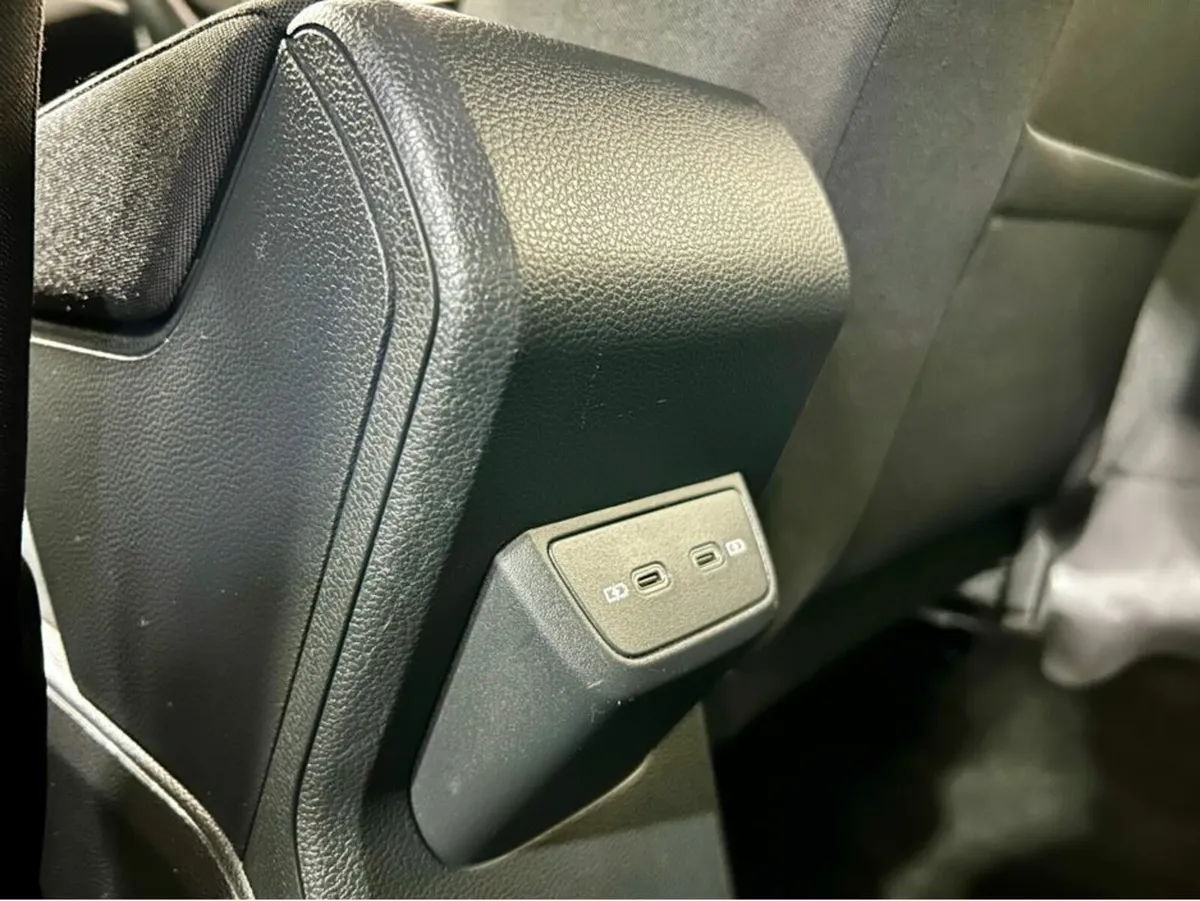 Volkswagen Polo LIFE 1.0 TSI 95BHP MANUAL 5SPEED 5 - Image 4