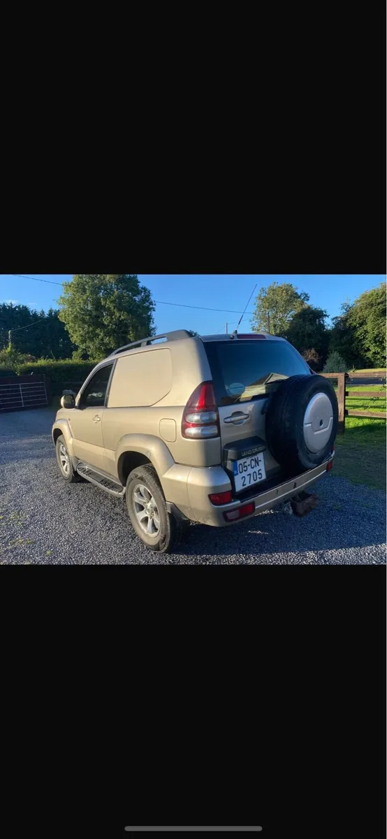 2005 Toyota Land Cruiser SWB Tax 9/26 Doe 11/26 - Image 1