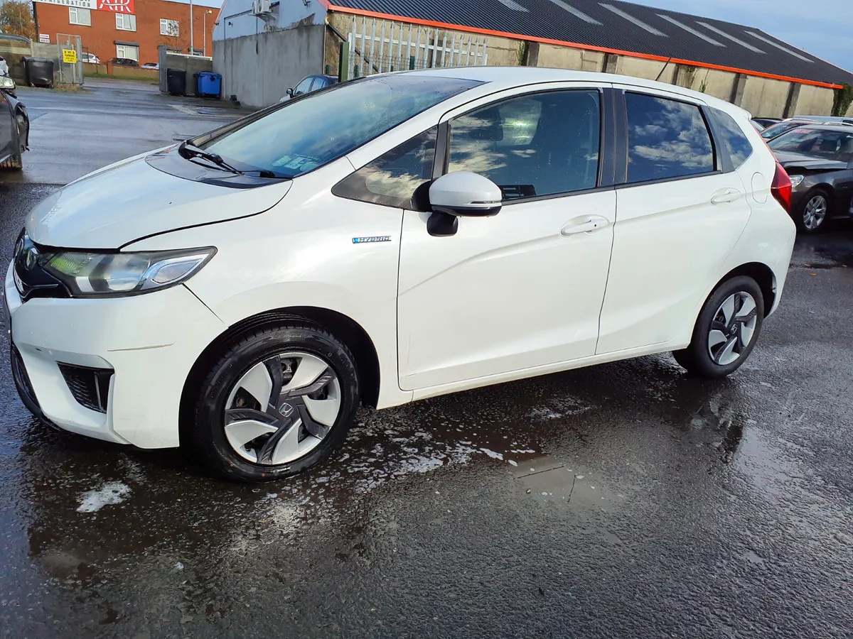 2015 HONDA FIT - Image 2