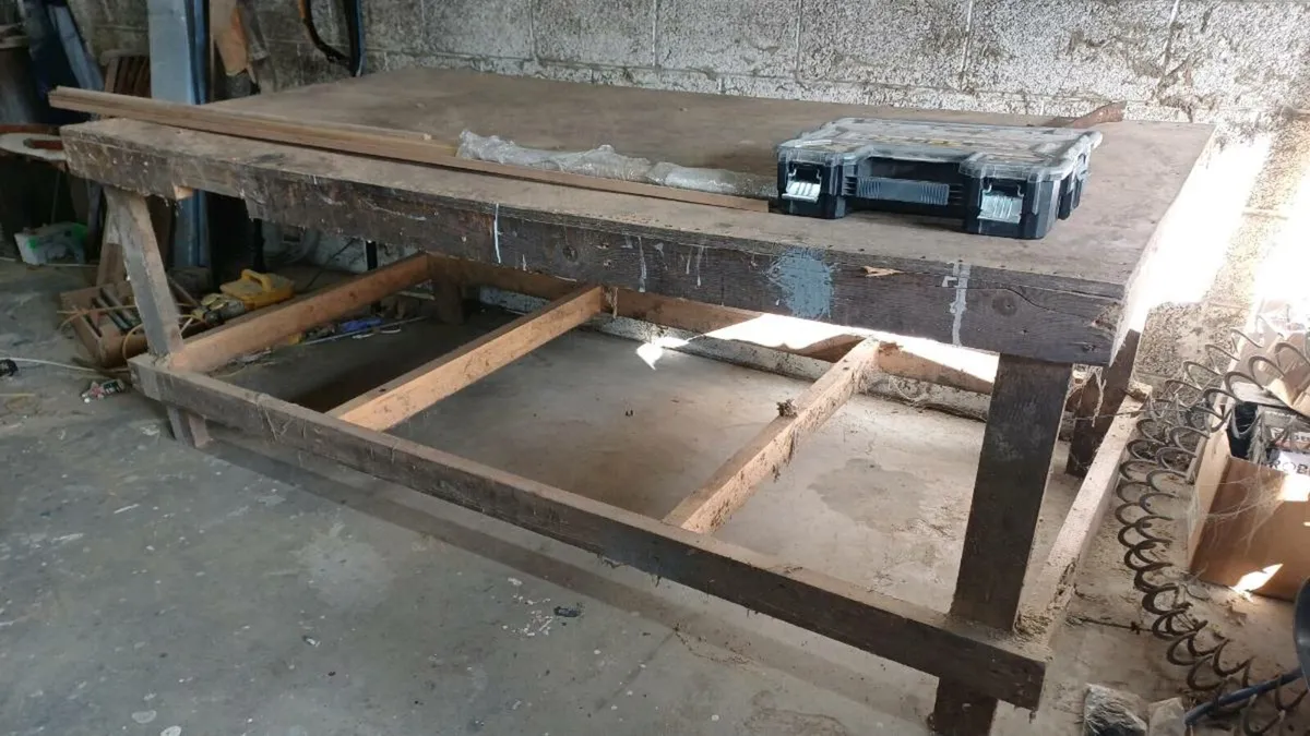Workshop bench - Image 1