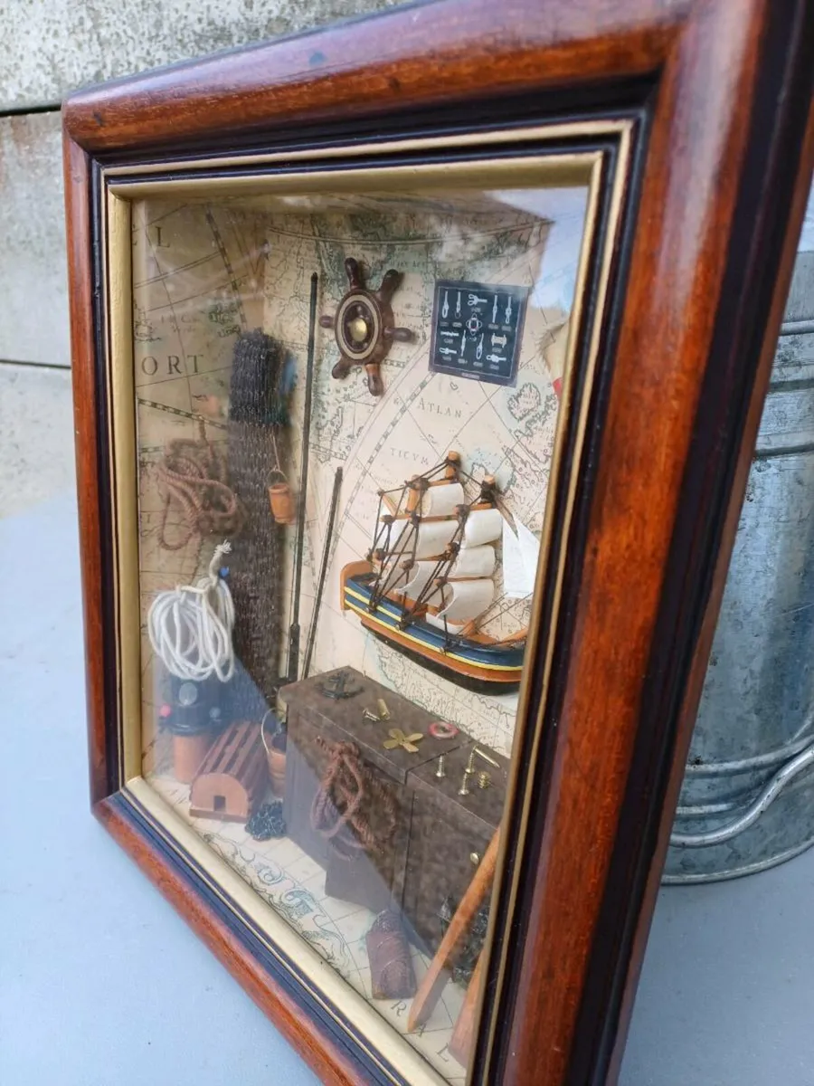 Vintage Diorama Box Picture - Image 2