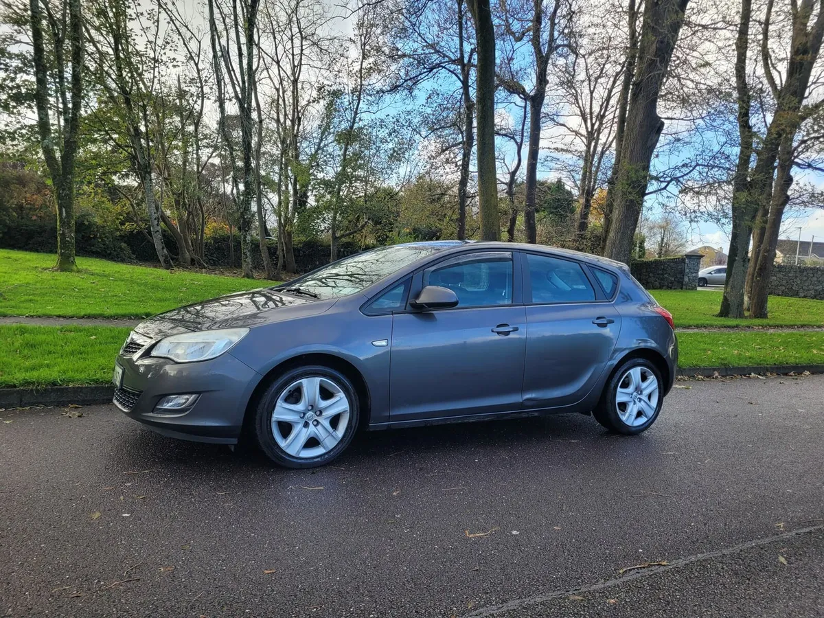 2012 OPEL ASTRA 1.3 CDTI NCT/TAXED LOW MILEAGE. - Image 3