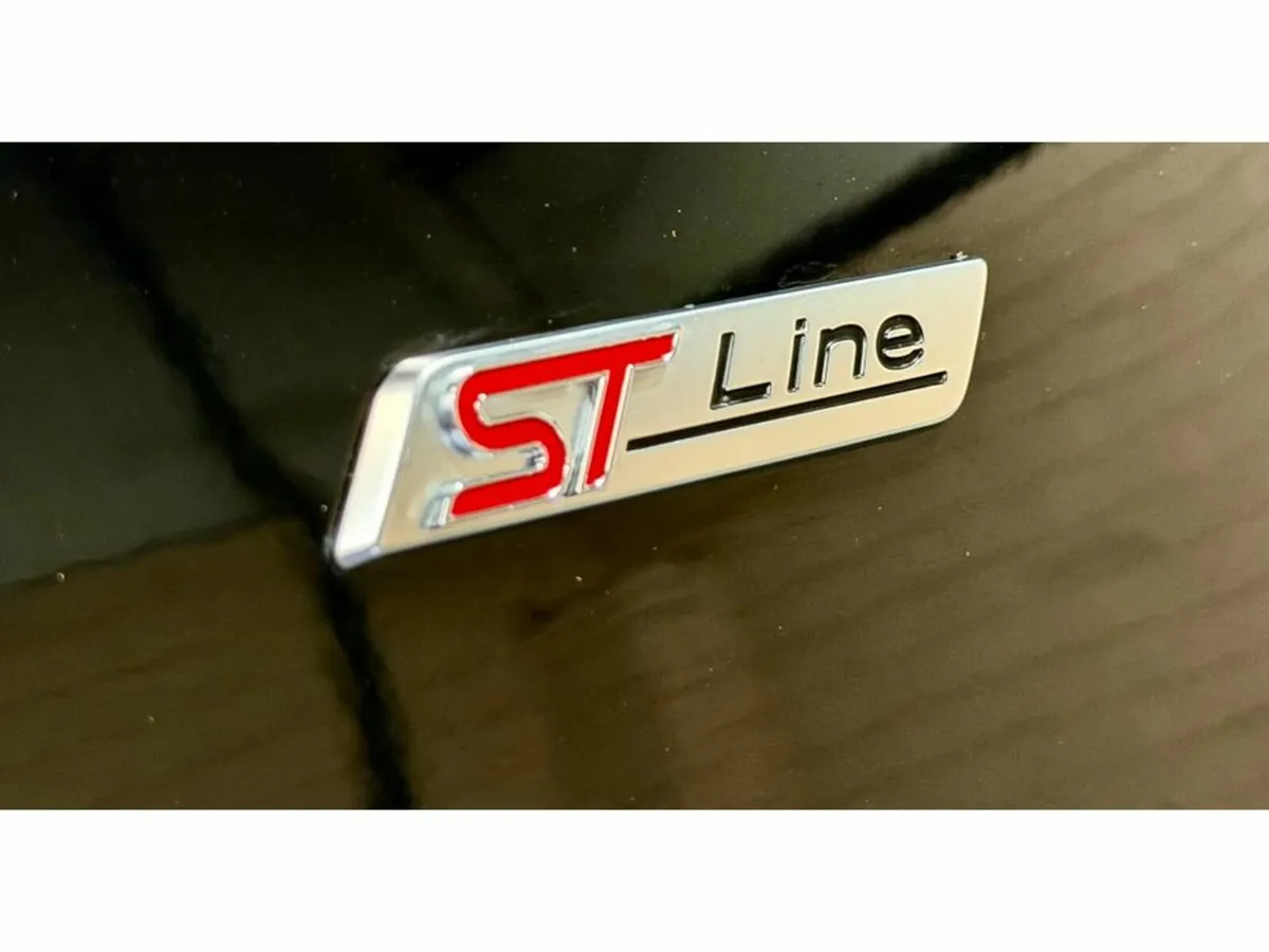 Ford Focus ST-LINE 5DR 1.0T 125 - Image 4
