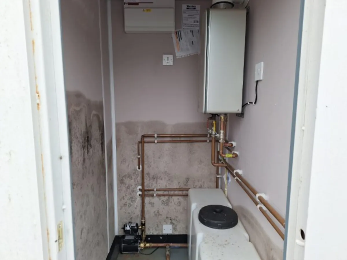 Approx 24ft x 10ft Shower Block  For Auction - Image 4