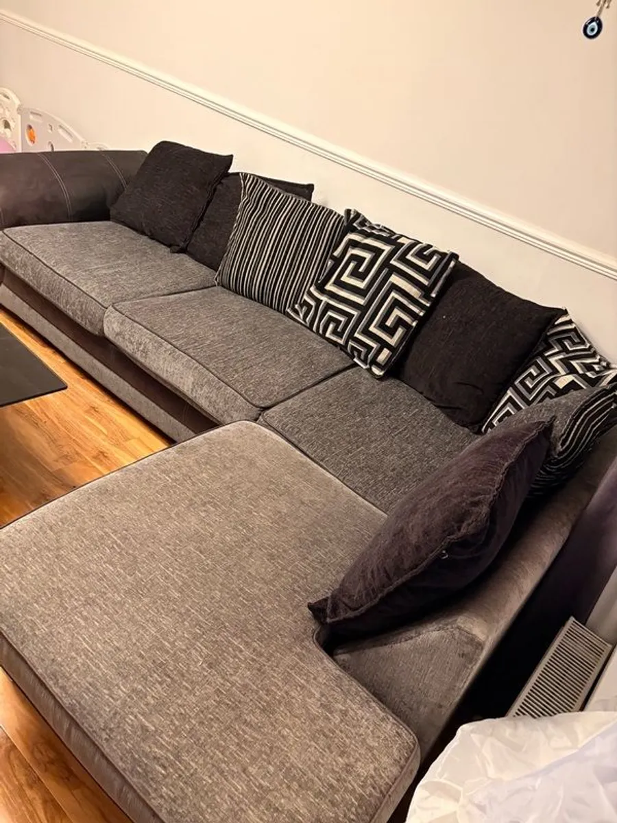 corner sofa - Image 1