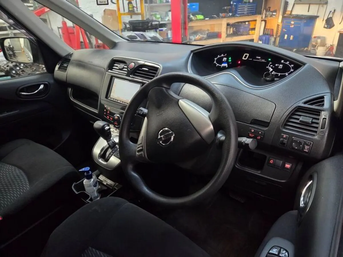 2013 Nissan Serena - Image 2