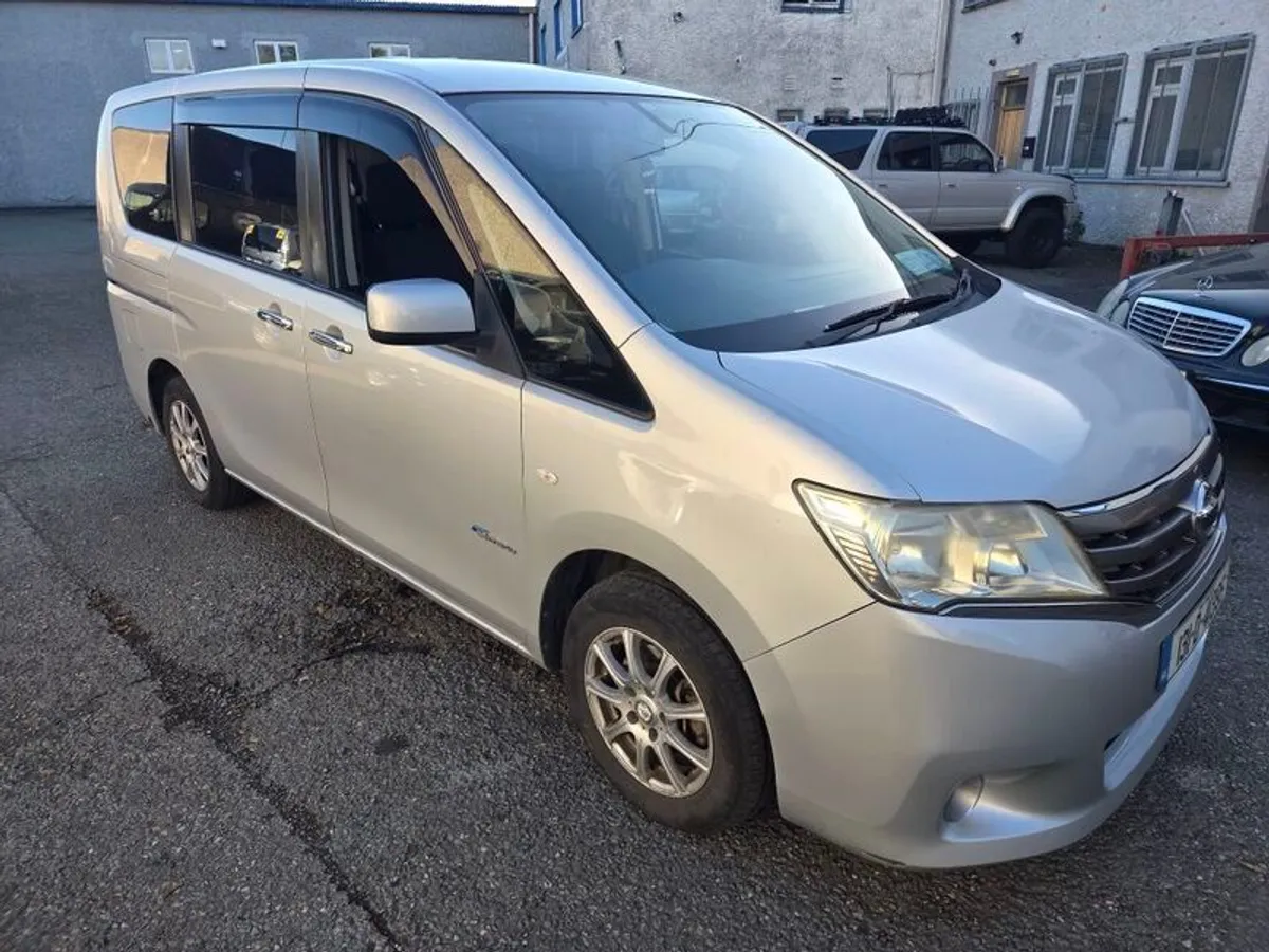 2013 Nissan Serena - Image 4