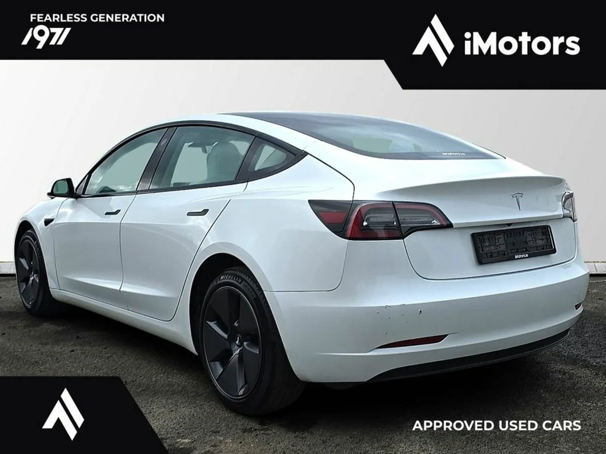 Tesla Model 3 RWD 4D - Image 2