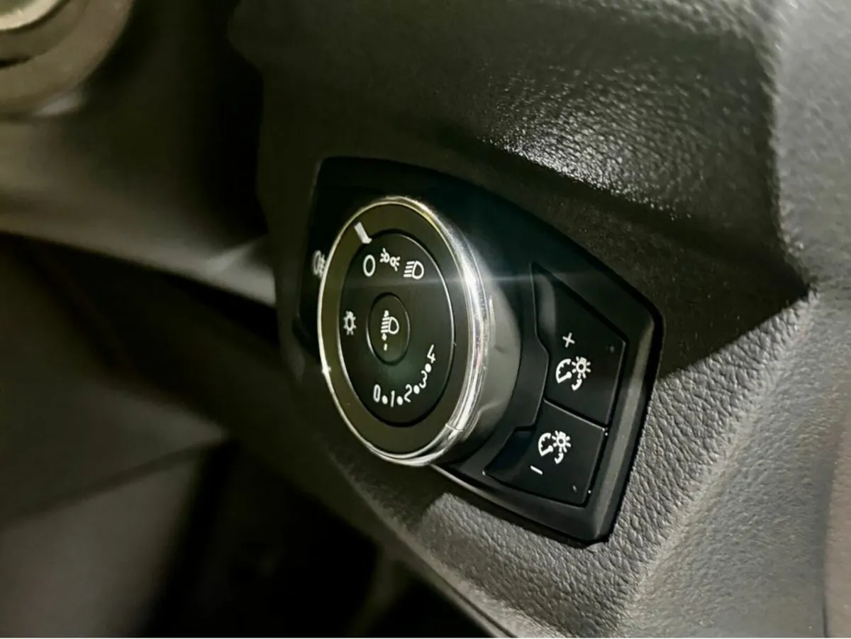 Ford Transit Courier BASE 1.5 TD 75P NO VAT - Image 4