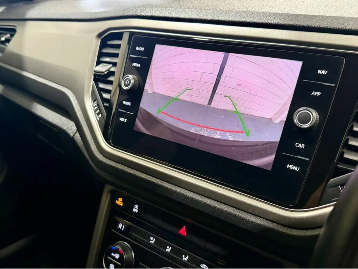 Volkswagen T-Roc 2.0 TDI STYLE DESIGN - Image 4