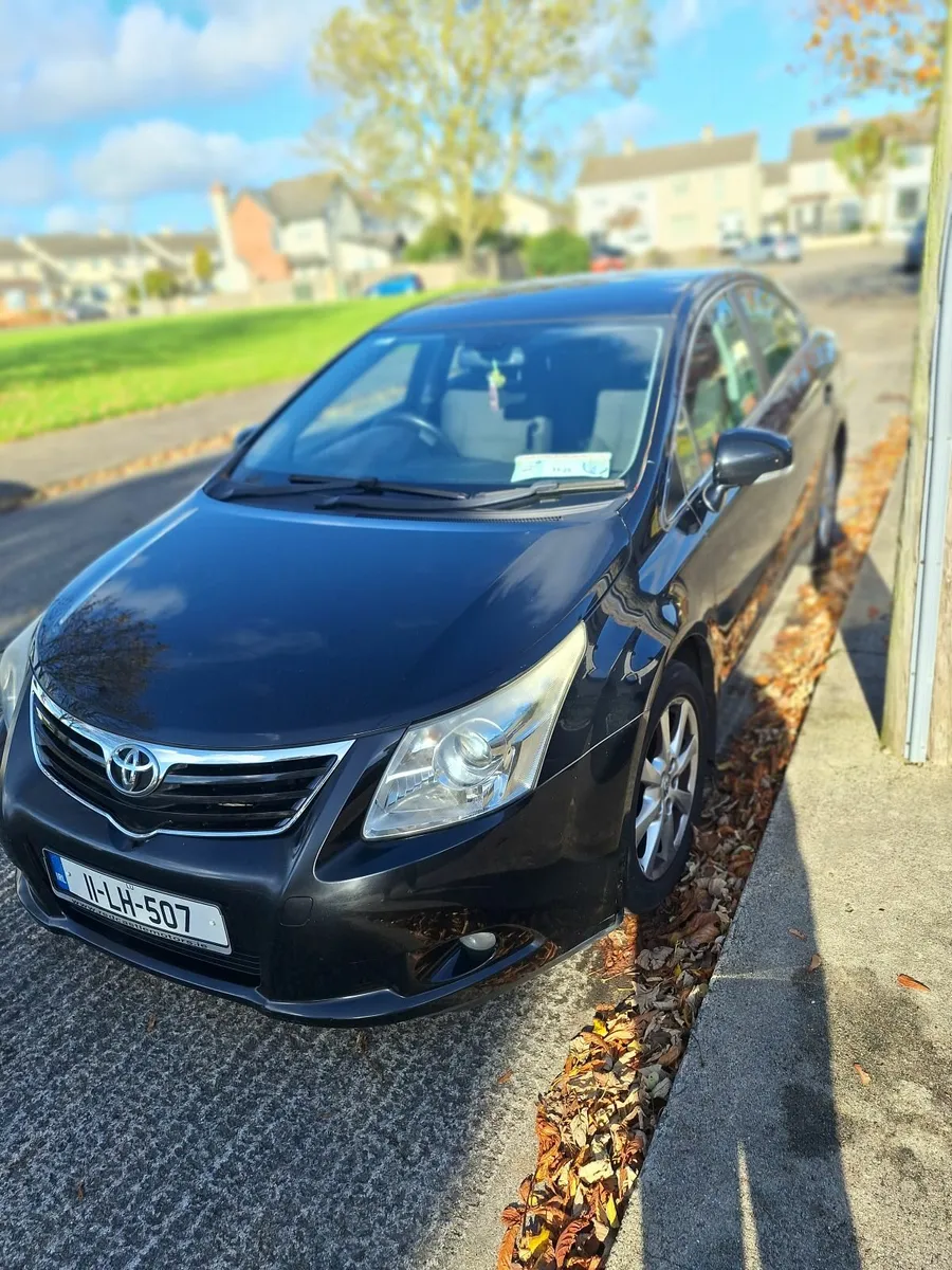 Toyota Avensis 2011 - Image 1