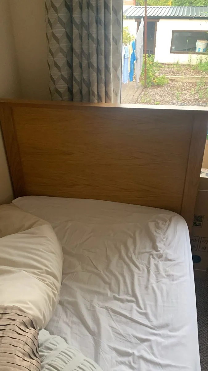 Single beds and mattresses