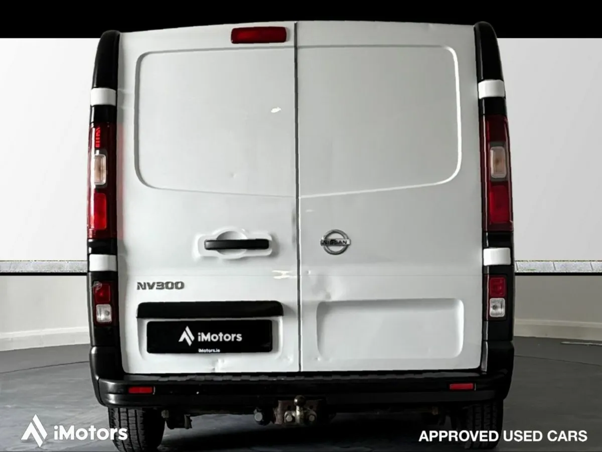 Nissan NV300 LWB 120 SV 1300 MY20 4DR - Image 4