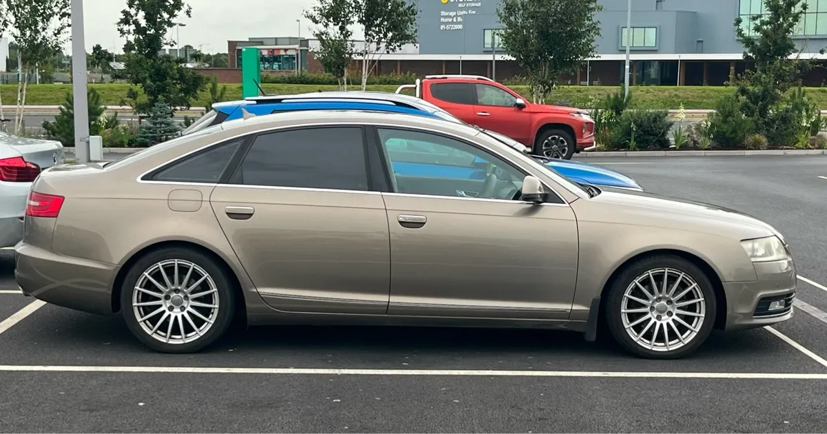 Audi A6 2010 - Image 2