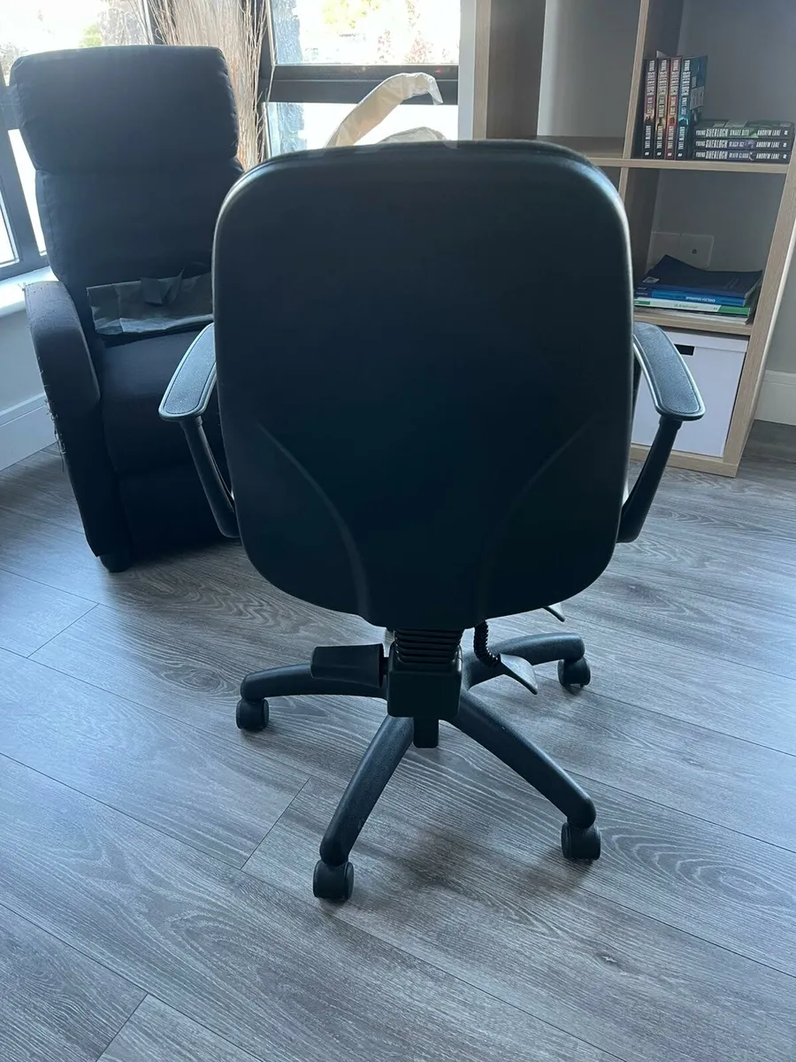 Office chair - Image 3