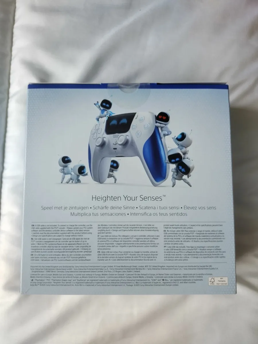 Astro Bot PS5 controller NEW - Image 2