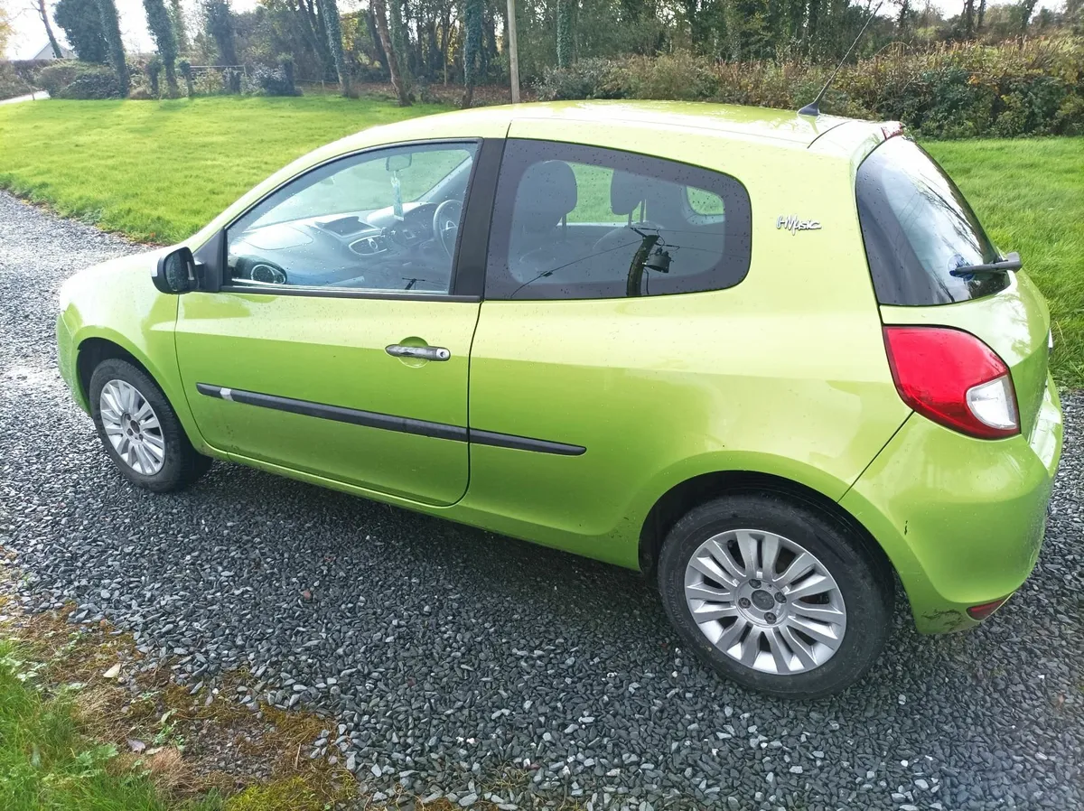 Renault Clio 2010 - Image 4