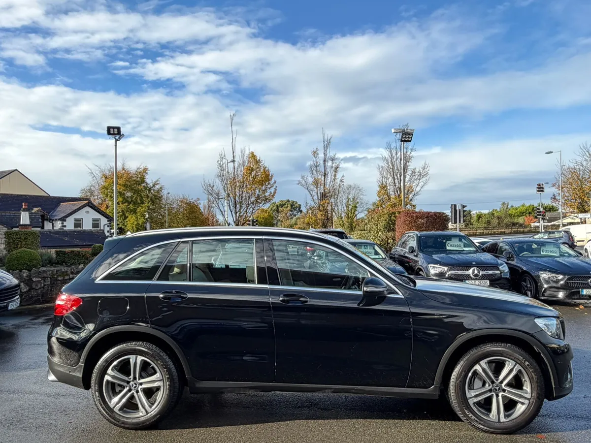 171 Mercedes-Benz GLC220 4Matic Auto - Image 4