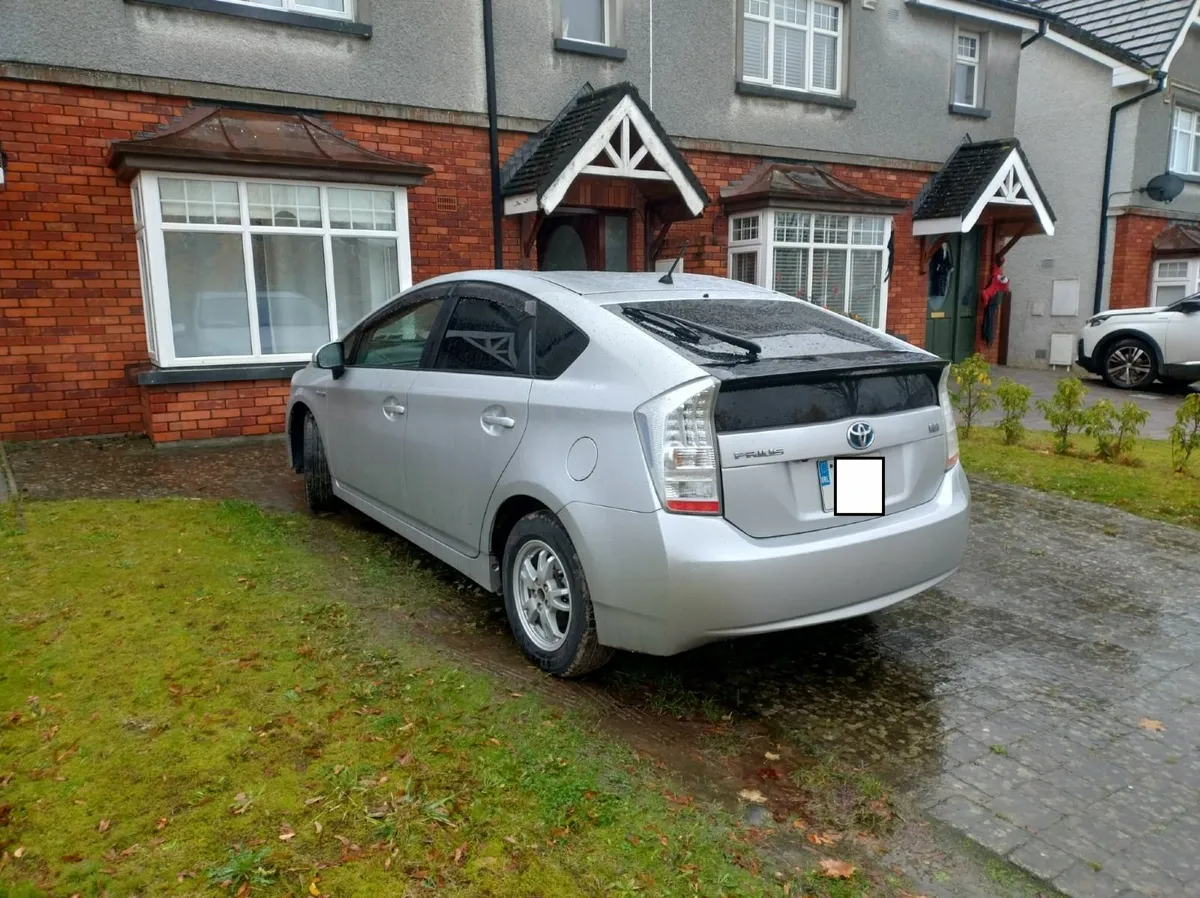Toyota Prius 2010 - Well looked after - Quick sale - Image 2