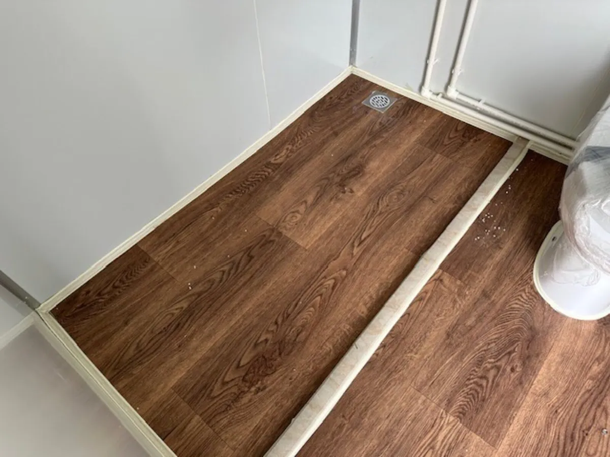 New unused shower block - Image 4