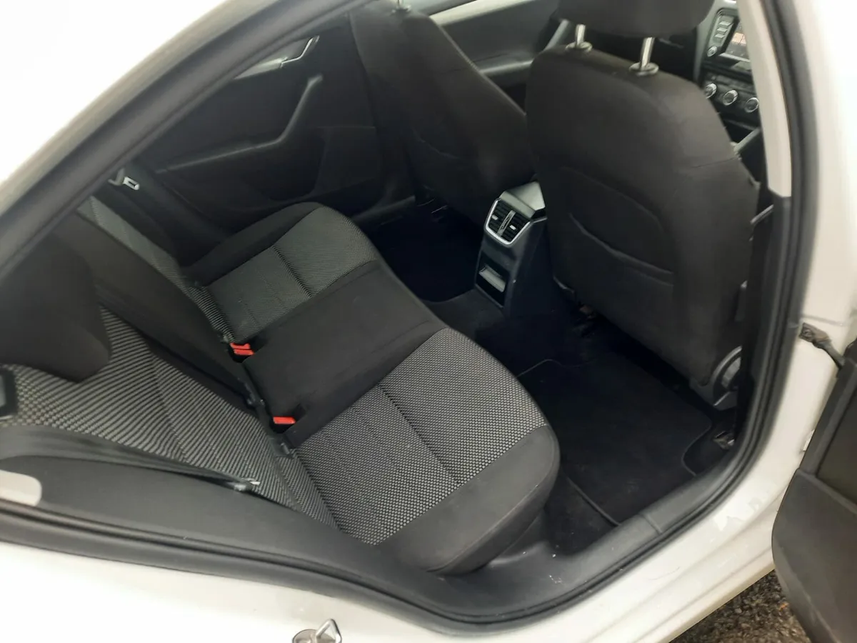 2016 skoda octavia - Image 4