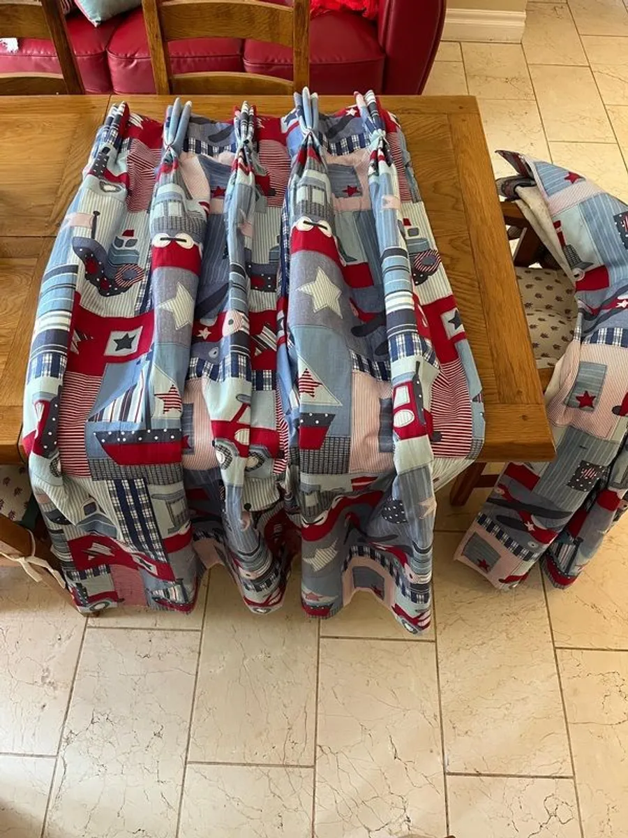 2 pairs of Beautiful pinch pleat interlined curtains - Image 2