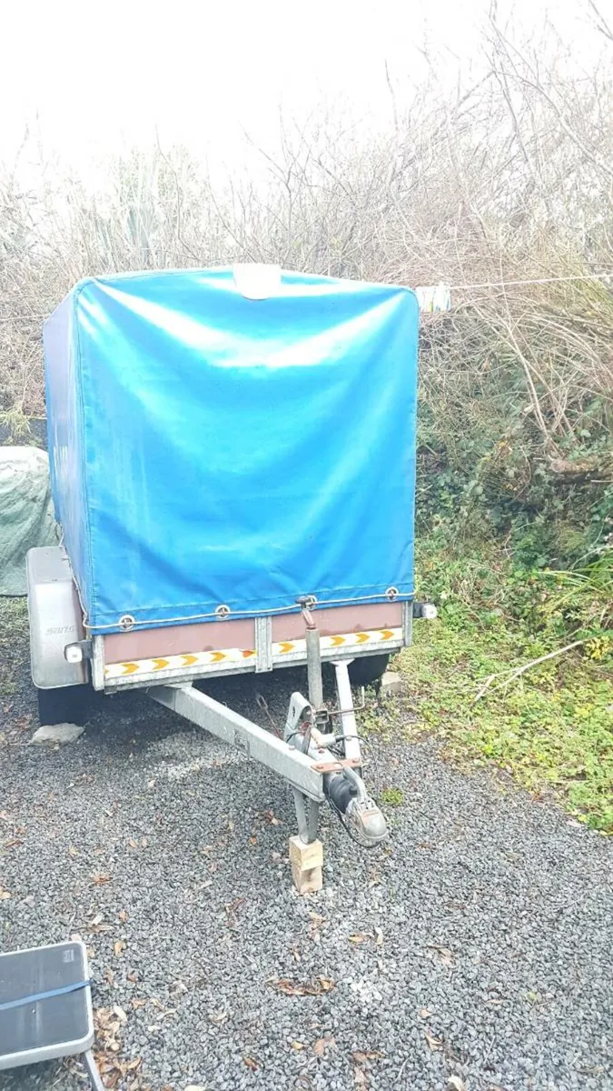 4 Wheel Trailer with tent - Image 1