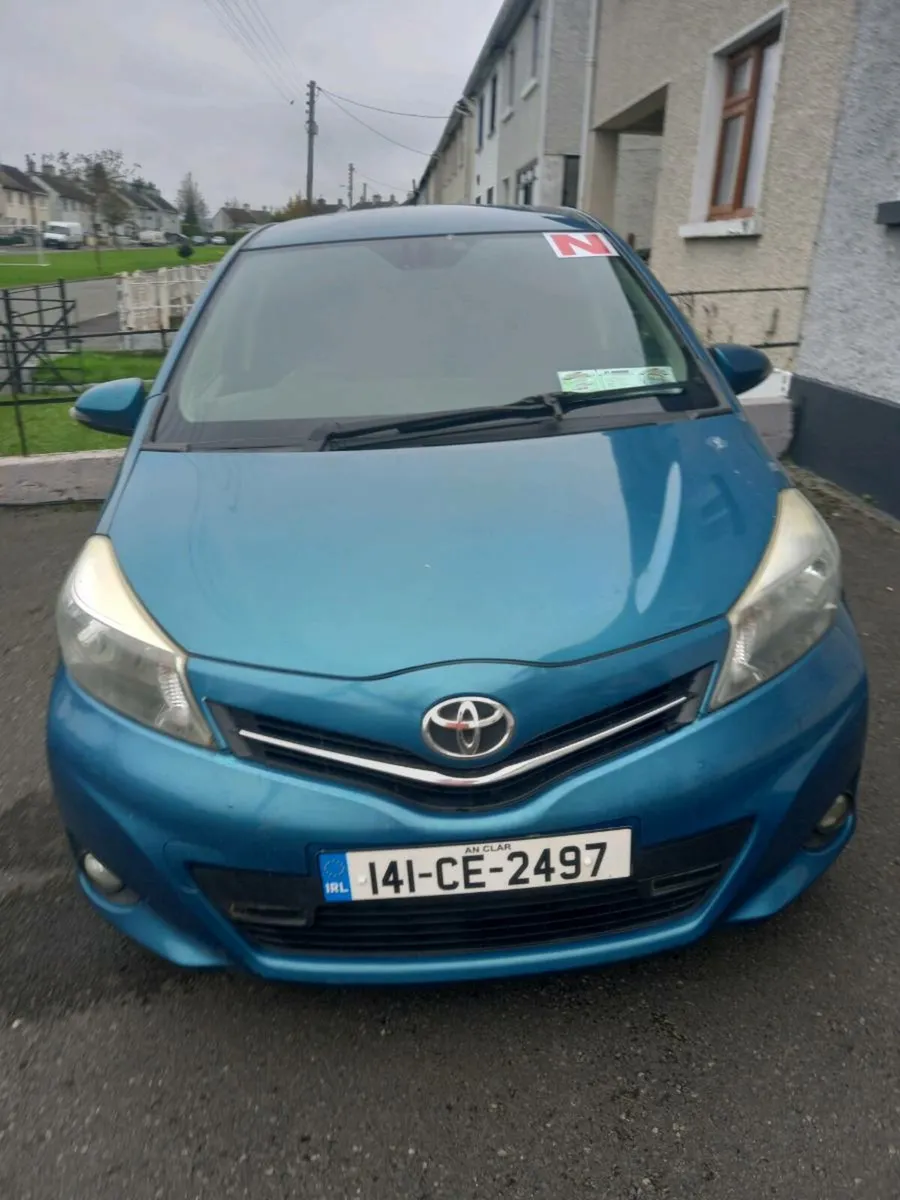 2014 toyota yaris - Image 2