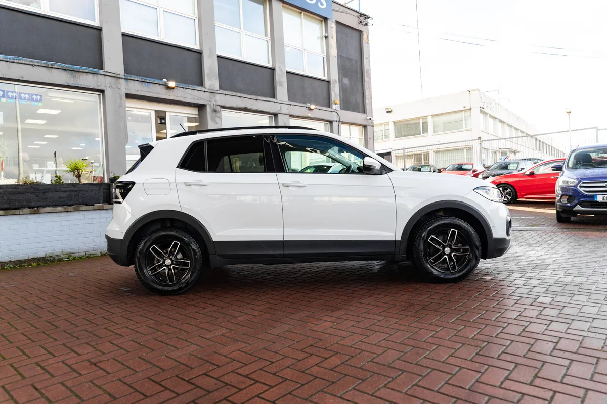 1.0TSI SUV 5DR AUTOMATIC - Image 2