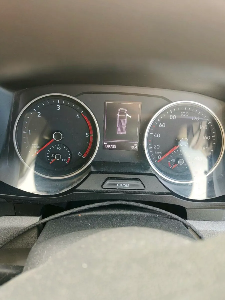 Volkswagen Crafter - Image 2