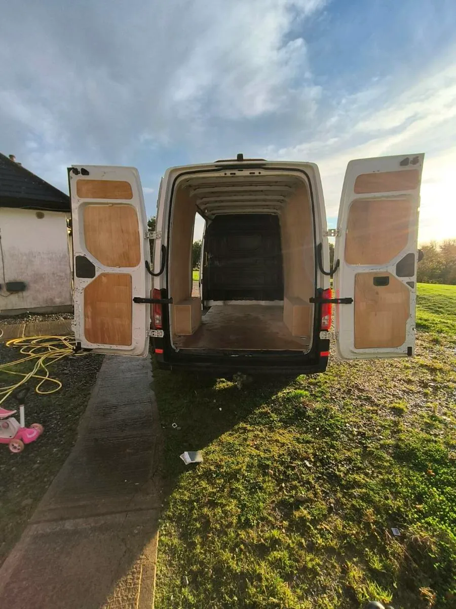 Volkswagen Crafter - Image 4