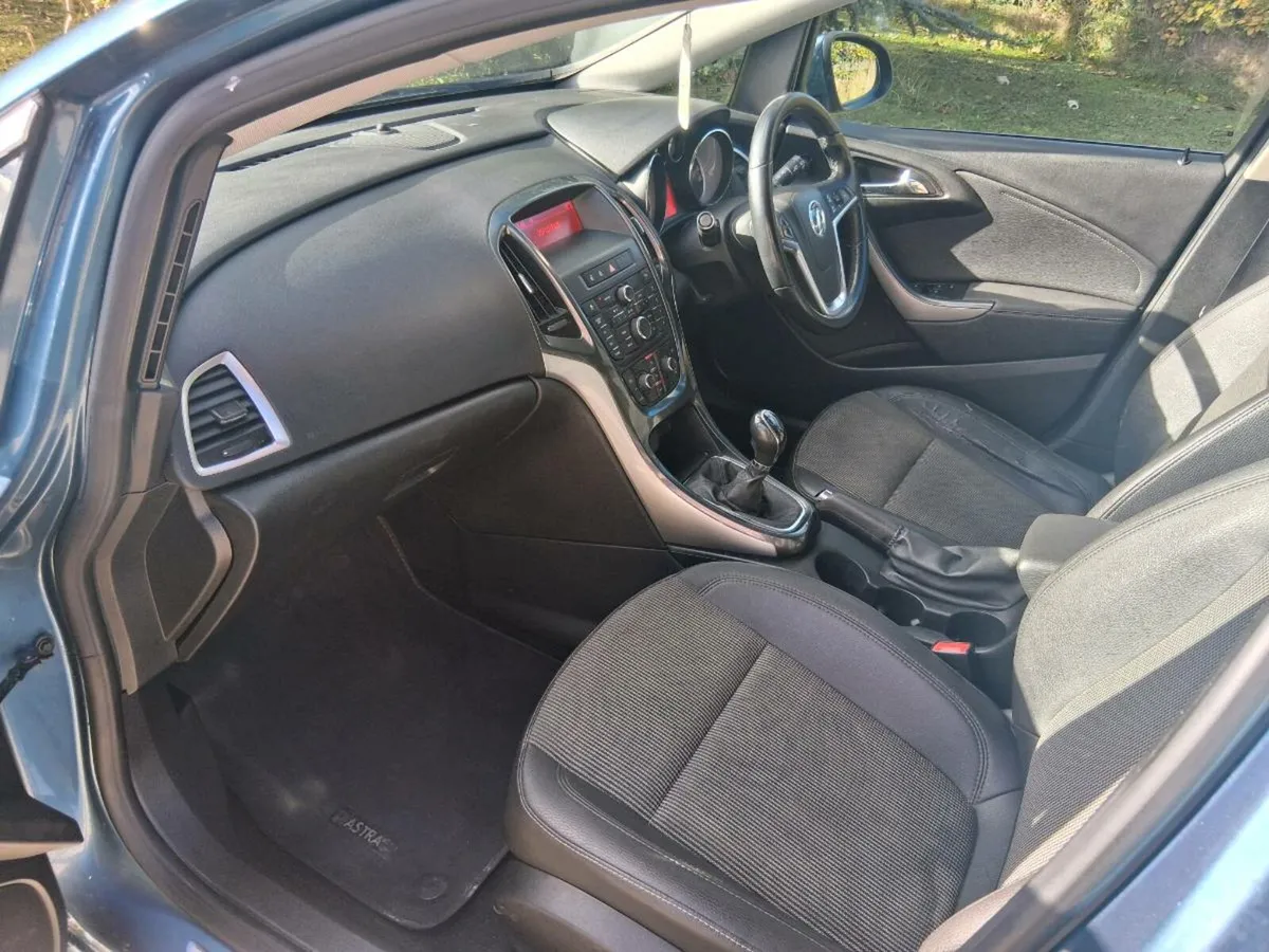132 Astra 2.0 CDTi tourer 160bhp NCT 01/27 tax1/26 - Image 4