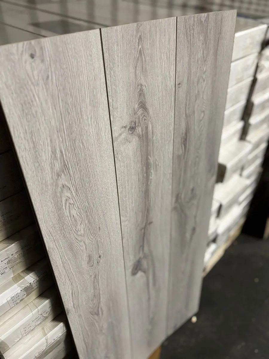 8mm laminated flooring - Image 3