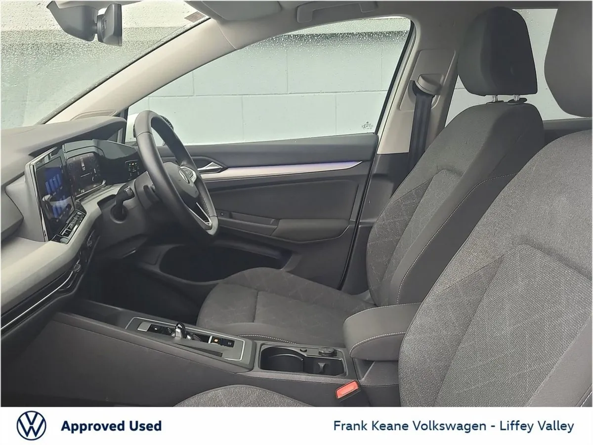 Volkswagen Golf Automatic  pure White - Image 4