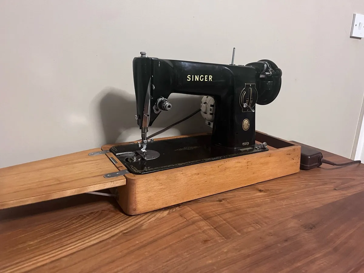 Singer 201k - Image 1