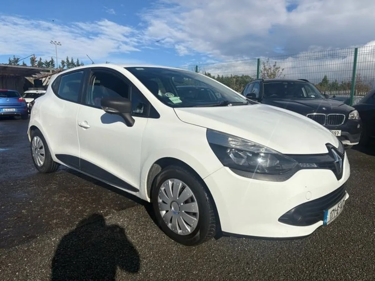 2017 Renault Clio 1.1L Petrol NCT 01/2027 Low Mile - Image 1
