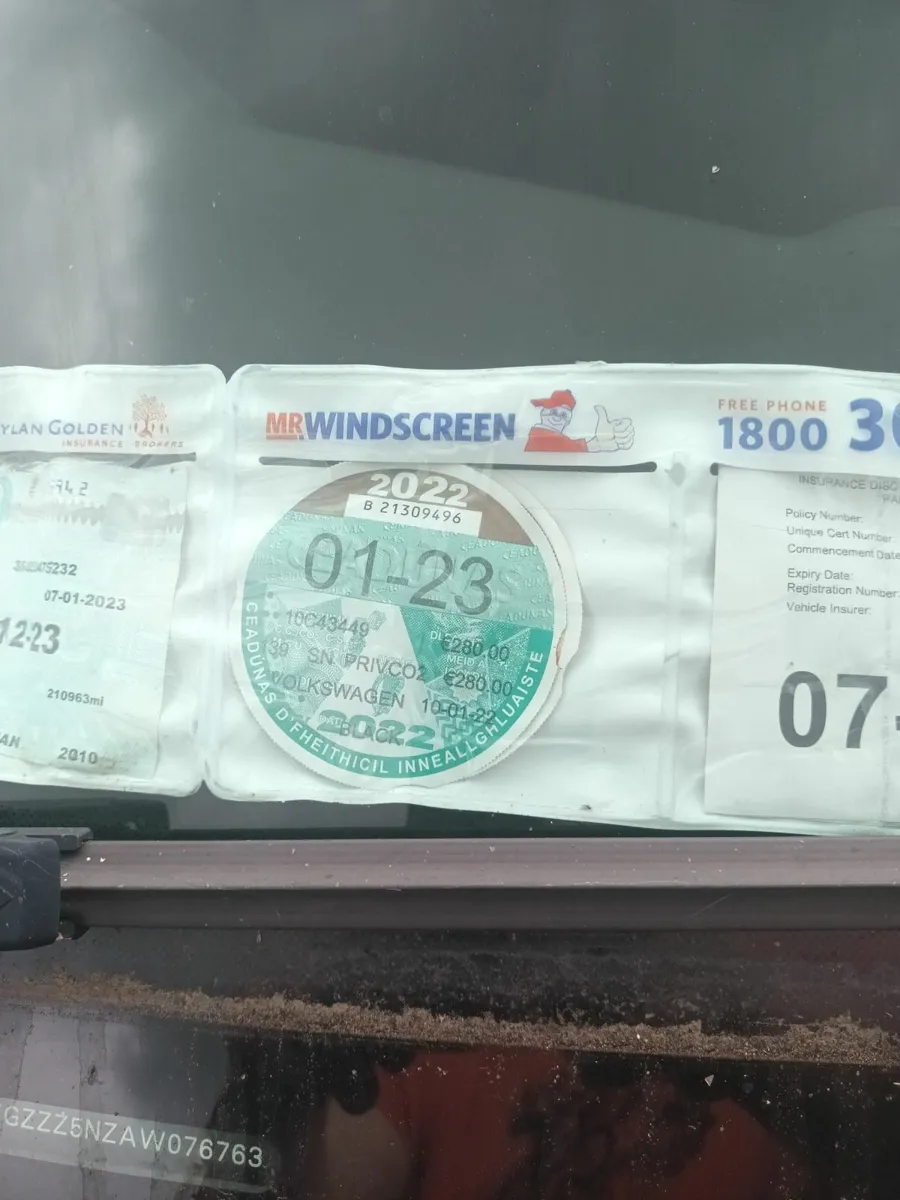 Volkswagen Tiguan 2010 - Image 2