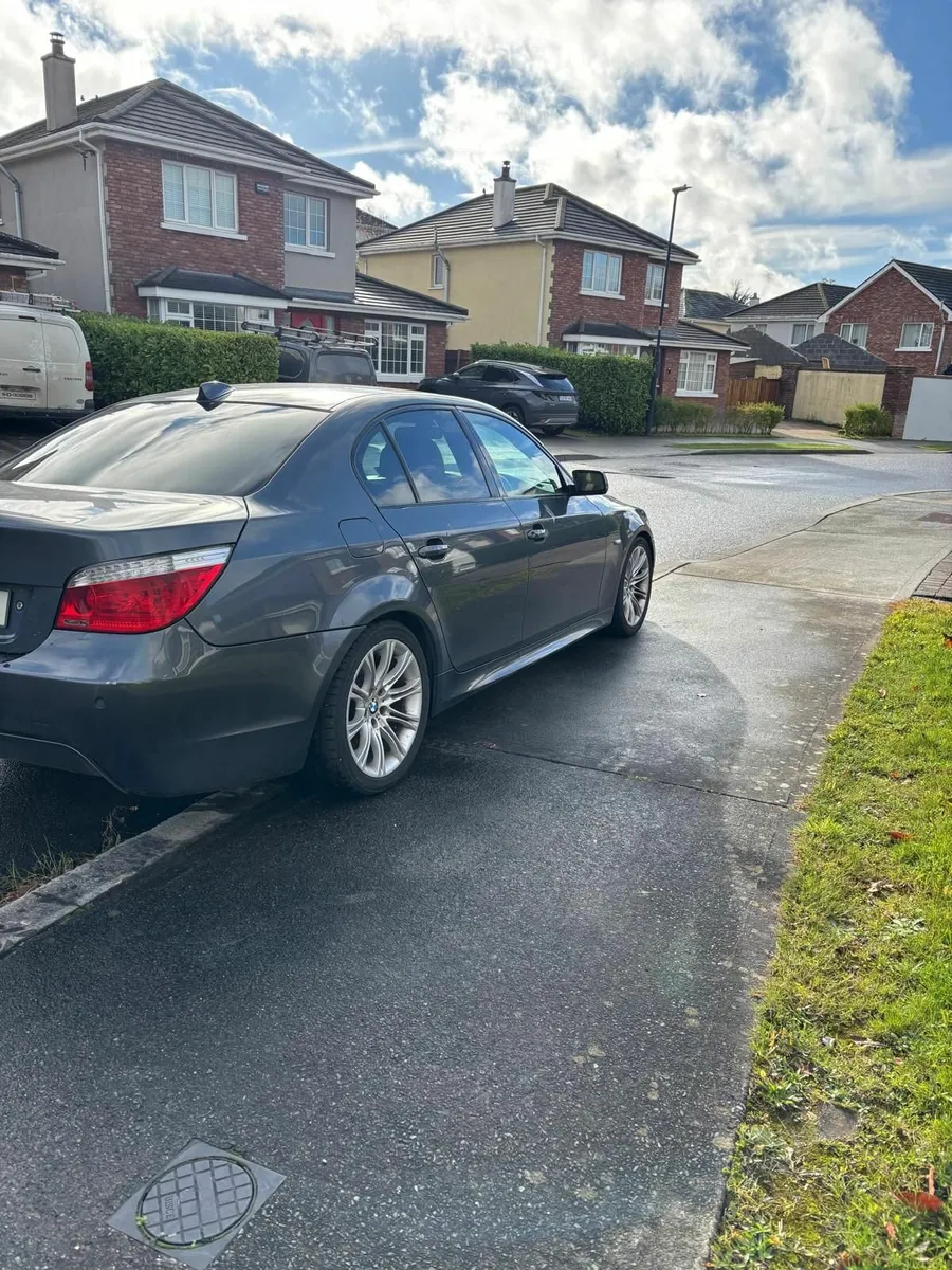 BMW 5-Series 2008 - Image 1