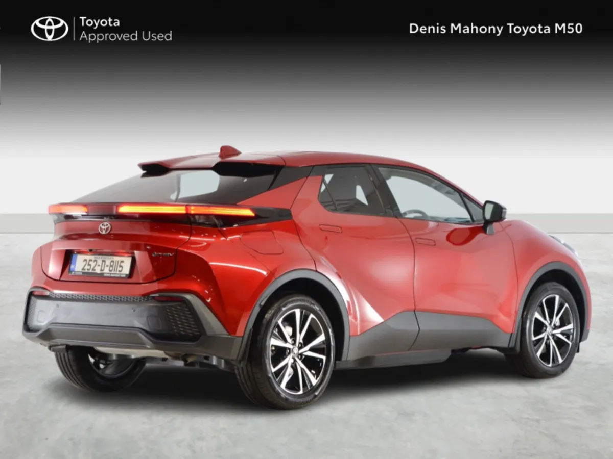 Toyota C-HR Plug-In Hybrid Sport - Image 2
