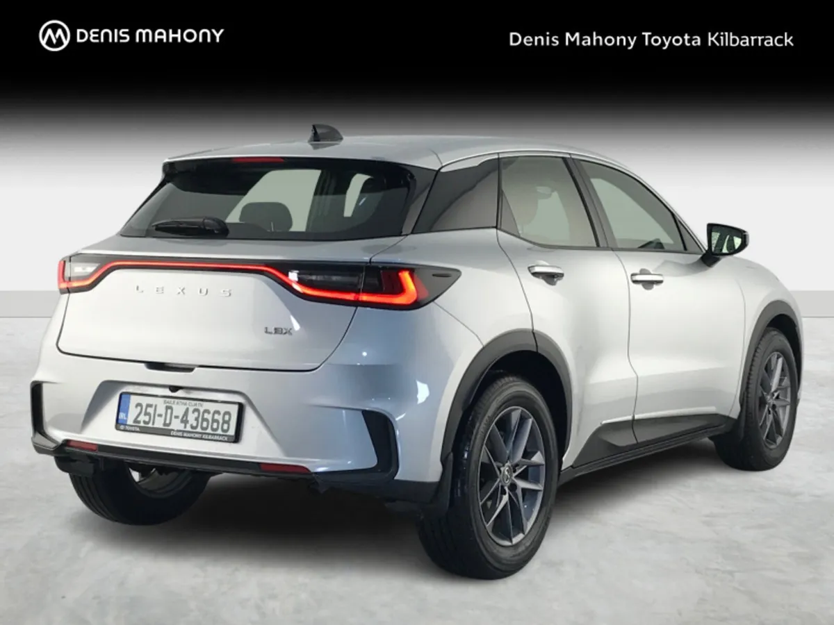 Lexus LBX LBX URBAN - Image 2