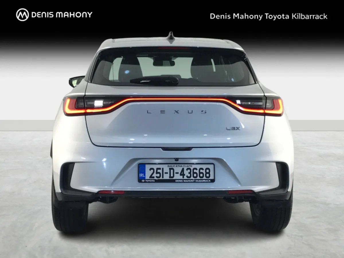 Lexus LBX LBX URBAN - Image 4