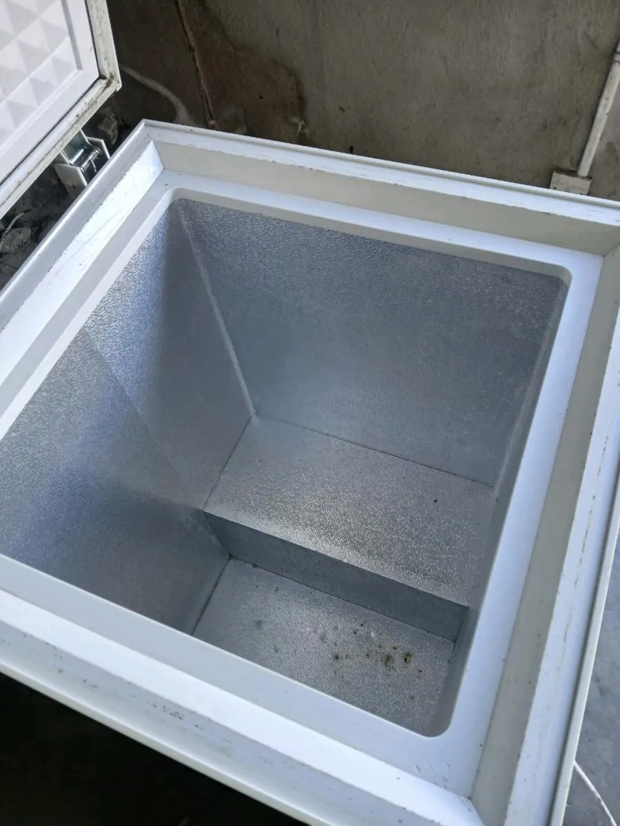 Chest Freezer - Image 2
