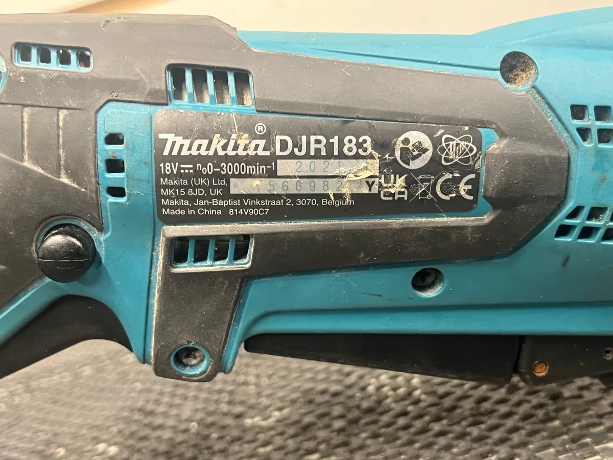 Makita DJR183 Cordless Rec Saw - Image 2