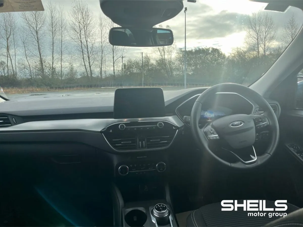 Ford Kuga 2.5 Duratec 190PS Fhev Titanium Auto - Image 3